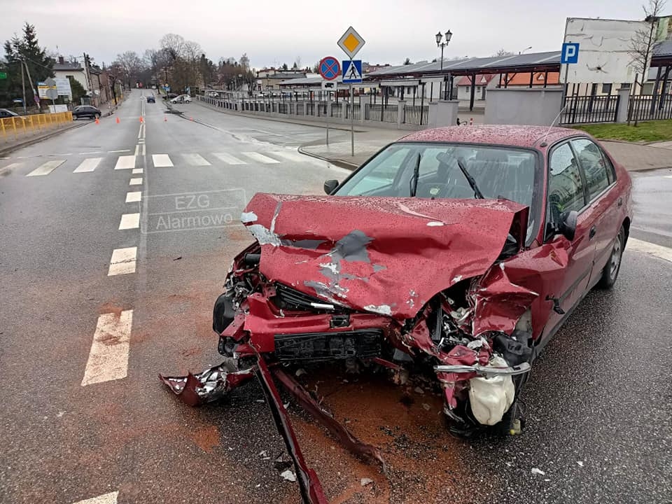 Wypadek w Zgierzu na DK71. Dwie osoby ranne 1 wypadek w Zgierzu