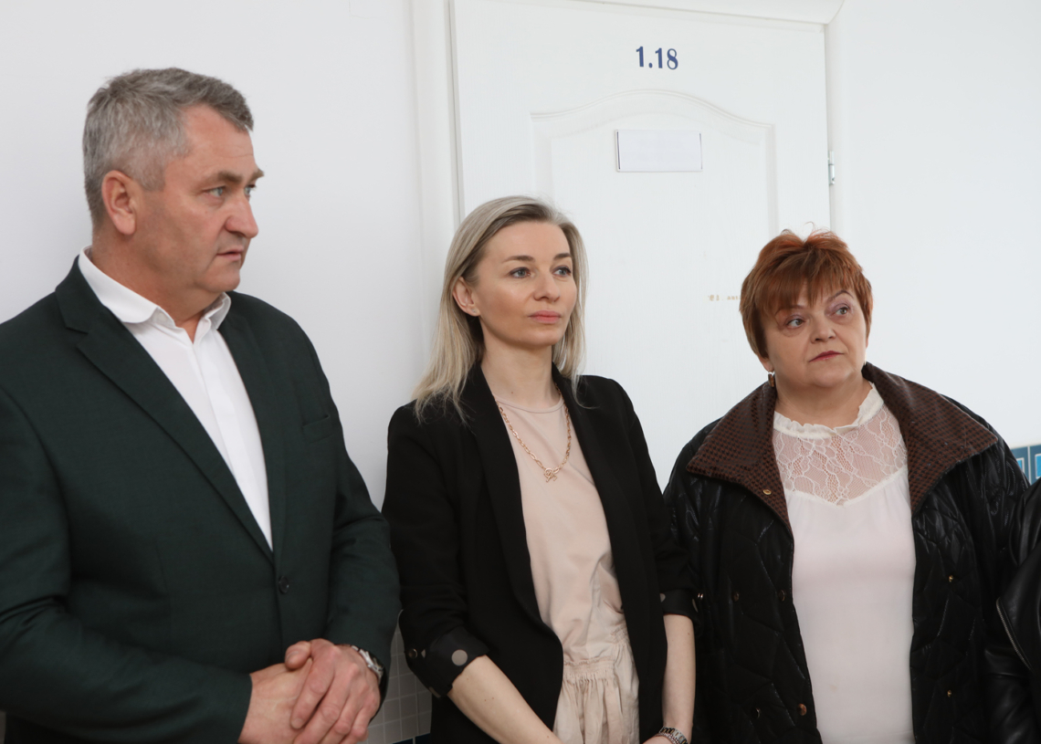 Samorząd gminy Grabica przekazał aparat do badań USG poradni lekarskiej