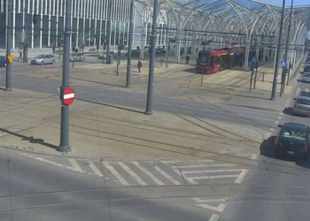 Zatrzymanie ruchu tramwajów na Mickiewicza przed Piotrkowską. Nadal mogą występować opóźnienia na 6 liniach 2 zatrzymanie ruchu tramwajów na Mickiewicza