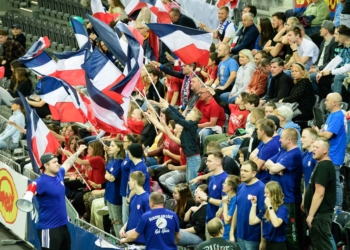 Doping kibiców w meczu Grot Budowlani Łódź - Developres BELLA DOLINA Rzeszów