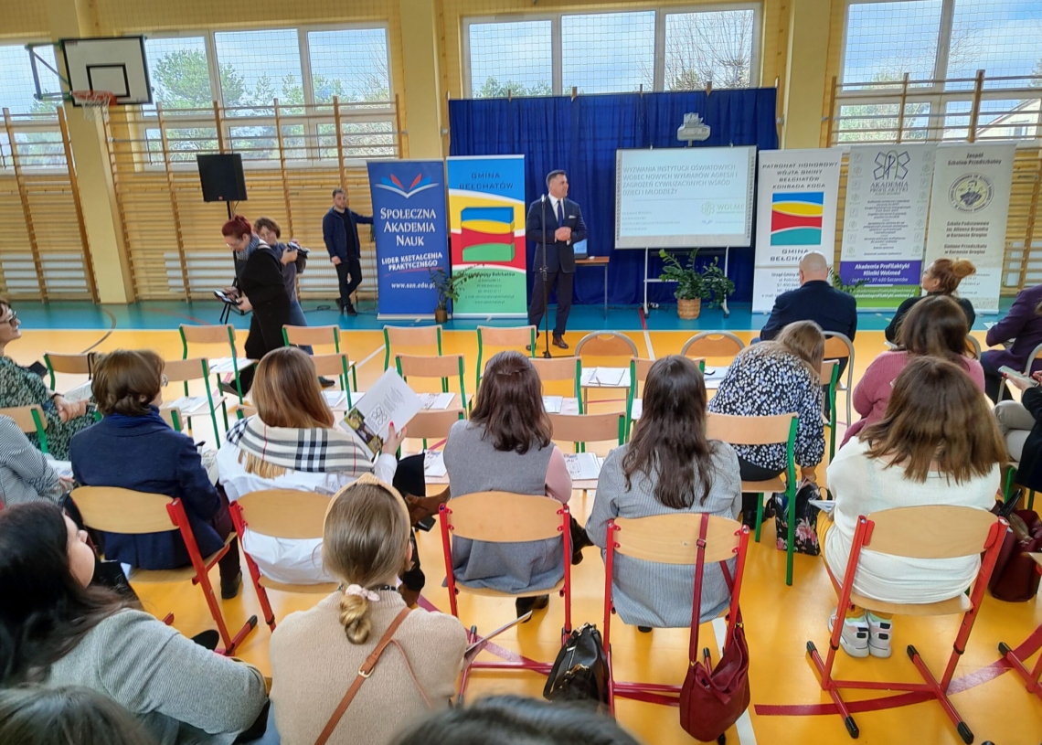 Konferencja profilaktyczna w szkole w Kurnosie