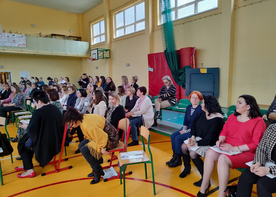 Konferencja profilaktyczna w szkole w Kurnosie