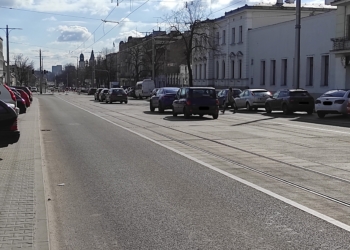 Remontowane torowisko na ulicy Zamkowej w Pabianicach przeobraziło się w parking