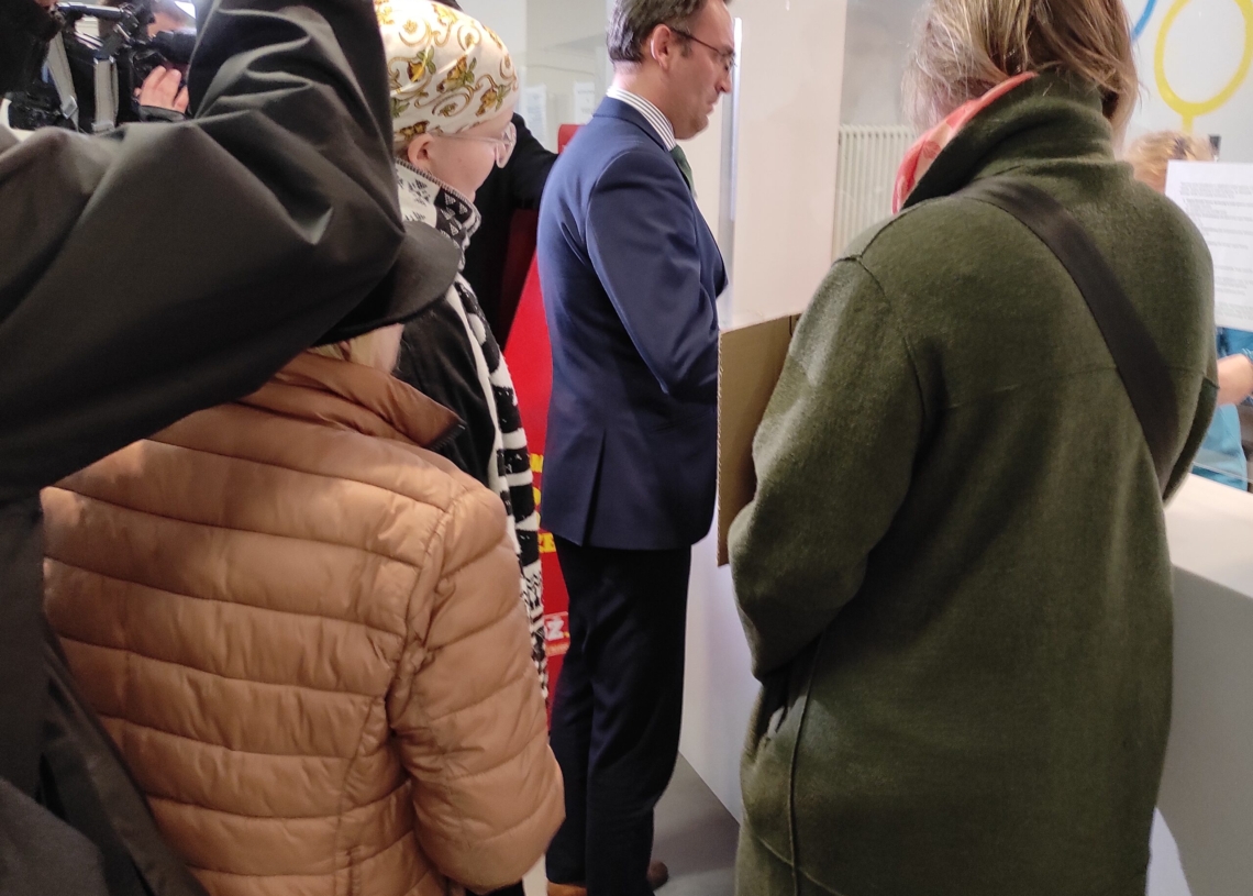 Kilkudziesięciu mieszkańców lokali komunalnych protestowało przed łódzkim magistratem [ZDJĘCIA]