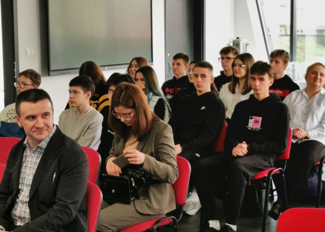 W ZS nr 1 w Wieluniu powstaje pierwsza w Polsce klasa finansowo-skarbowa