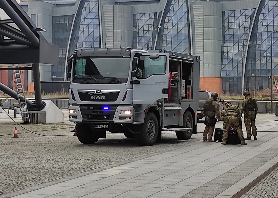Łódź: ćwiczenia antyterrorystyczne FBI i Komendy Głównej Policji. Zamknięto Hasa, podziemną ulicę w NCŁ [ZDJĘCIA]