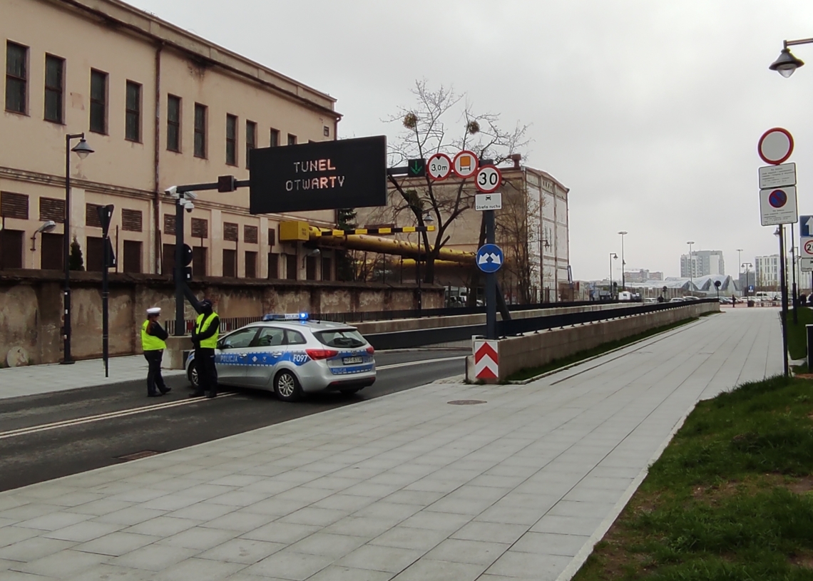 Łódź: ćwiczenia antyterrorystyczne FBI i Komendy Głównej Policji. Zamknięto Hasa, podziemną ulicę w NCŁ [ZDJĘCIA]