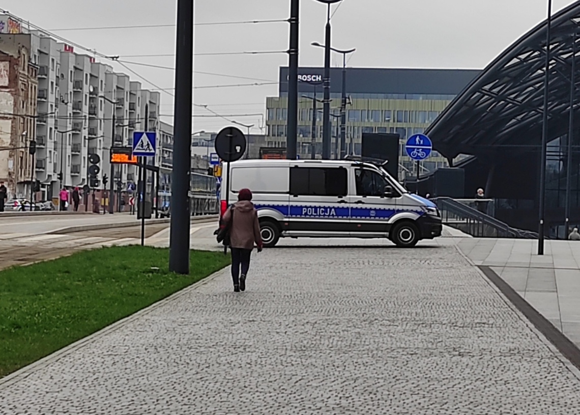 Łódź: ćwiczenia antyterrorystyczne FBI i Komendy Głównej Policji. Zamknięto Hasa, podziemną ulicę w NCŁ [ZDJĘCIA]