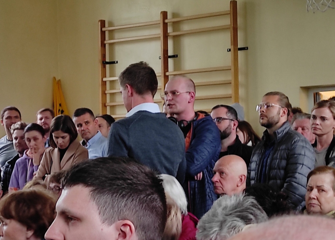 Mieszkańcy okolic Uroczyska i Lublinka nie chcą wycinki drzew. Spotkali się dzisiaj z władzami Łodzi [ZDJĘCIA]