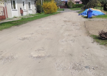 160 dziur na Sterniczej i Świętojańskiej w Łodzi. Mieszkańcy czekają na remont od 1945 roku