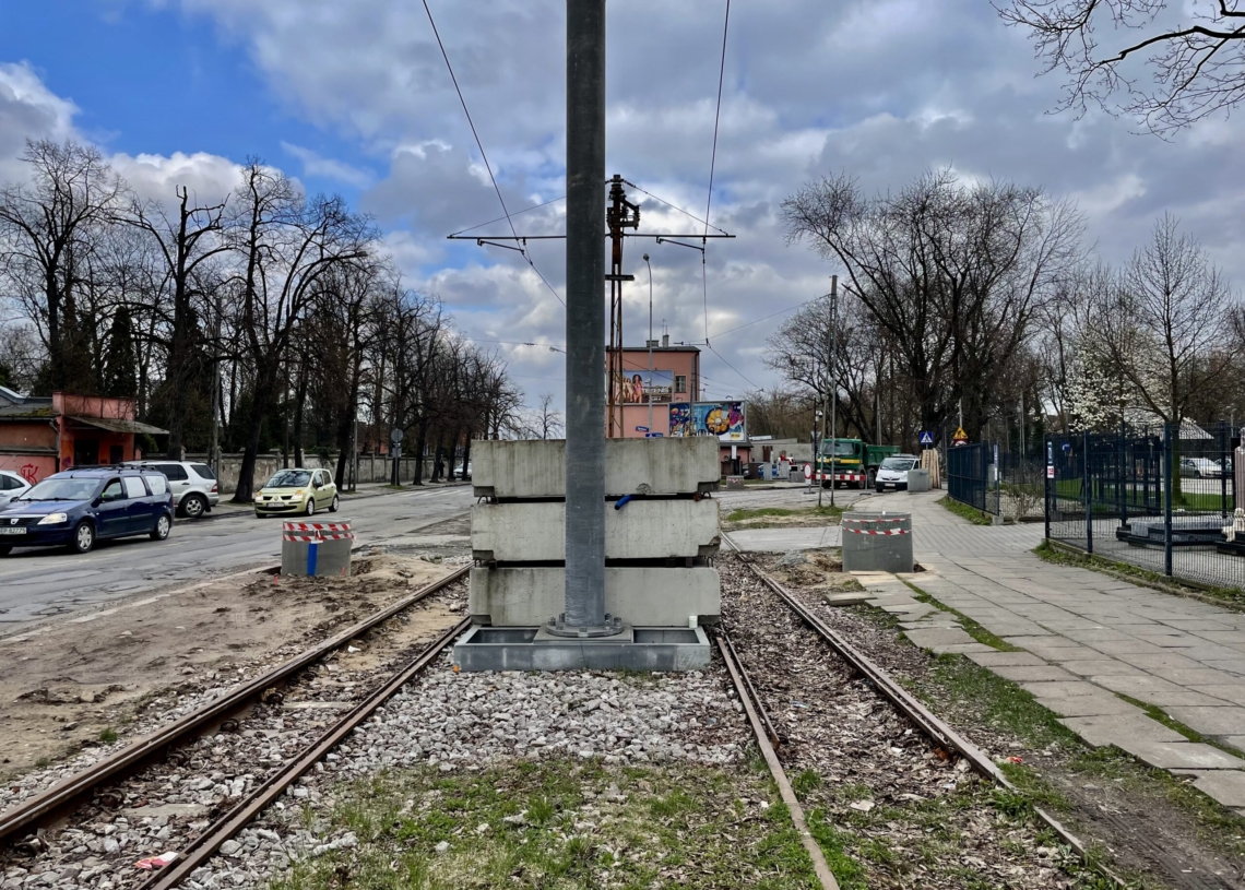 Modernizacja Cmentarnej. Kierowcom coraz trudniej się po niej przemieszczać [ZDJĘCIA]