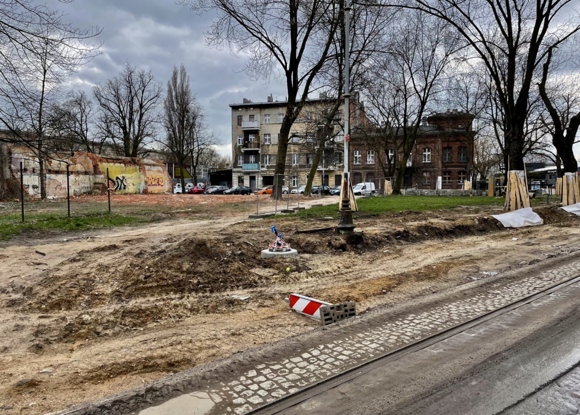 Modernizacja Cmentarnej. Kierowcom coraz trudniej się po niej przemieszczać [ZDJĘCIA]