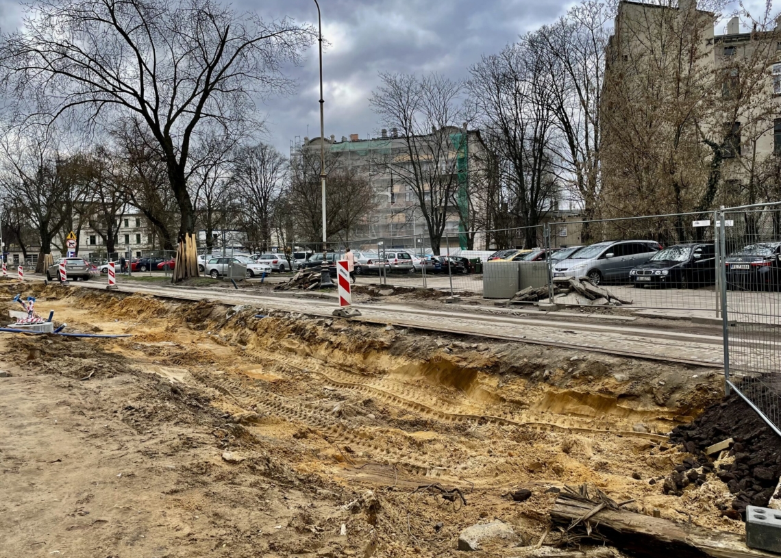 Modernizacja Cmentarnej. Kierowcom coraz trudniej się po niej przemieszczać [ZDJĘCIA]