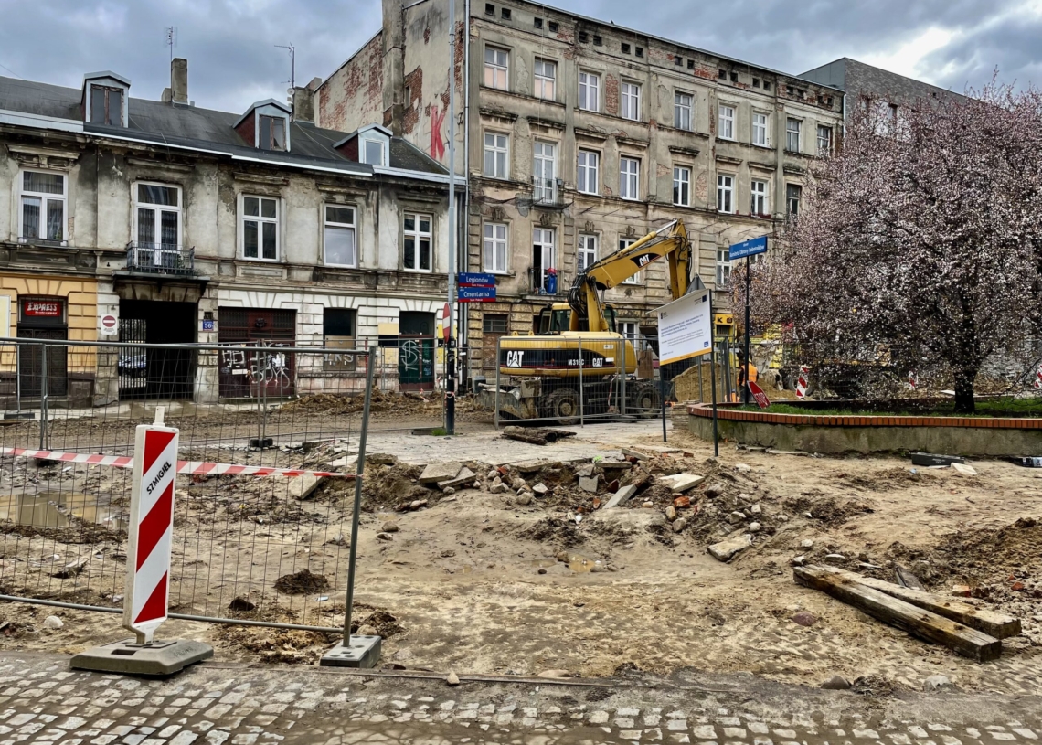 Modernizacja Cmentarnej. Kierowcom coraz trudniej się po niej przemieszczać [ZDJĘCIA]