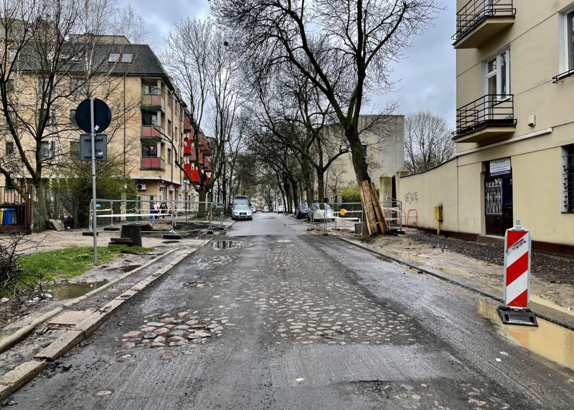 Minęło 90 dni od rozpoczęcia modernizacji pierwszej części Przybyszewskiego. Jak postępują prace? [ZDJĘCIA + WIDEO]