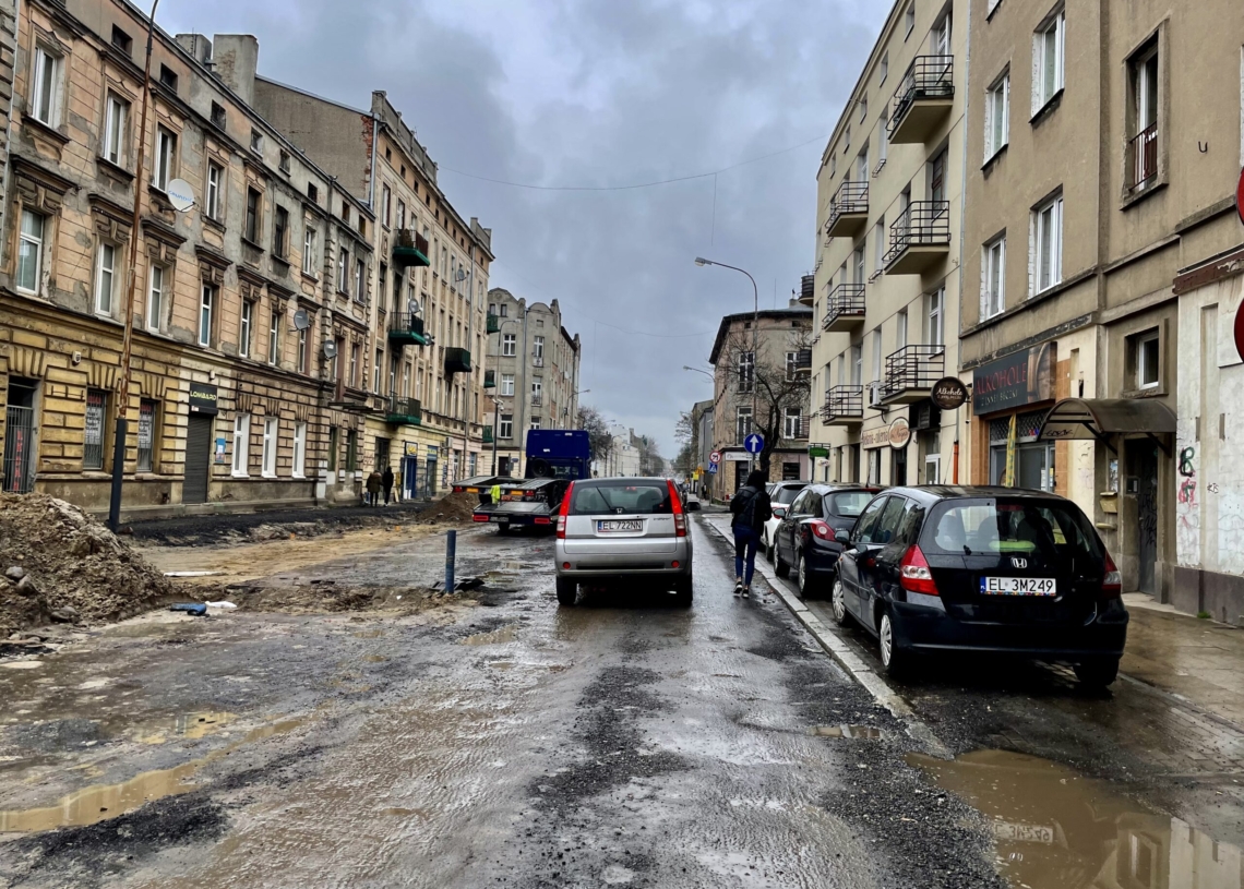 Minęło 90 dni od rozpoczęcia modernizacji pierwszej części Przybyszewskiego. Jak postępują prace? [ZDJĘCIA + WIDEO]