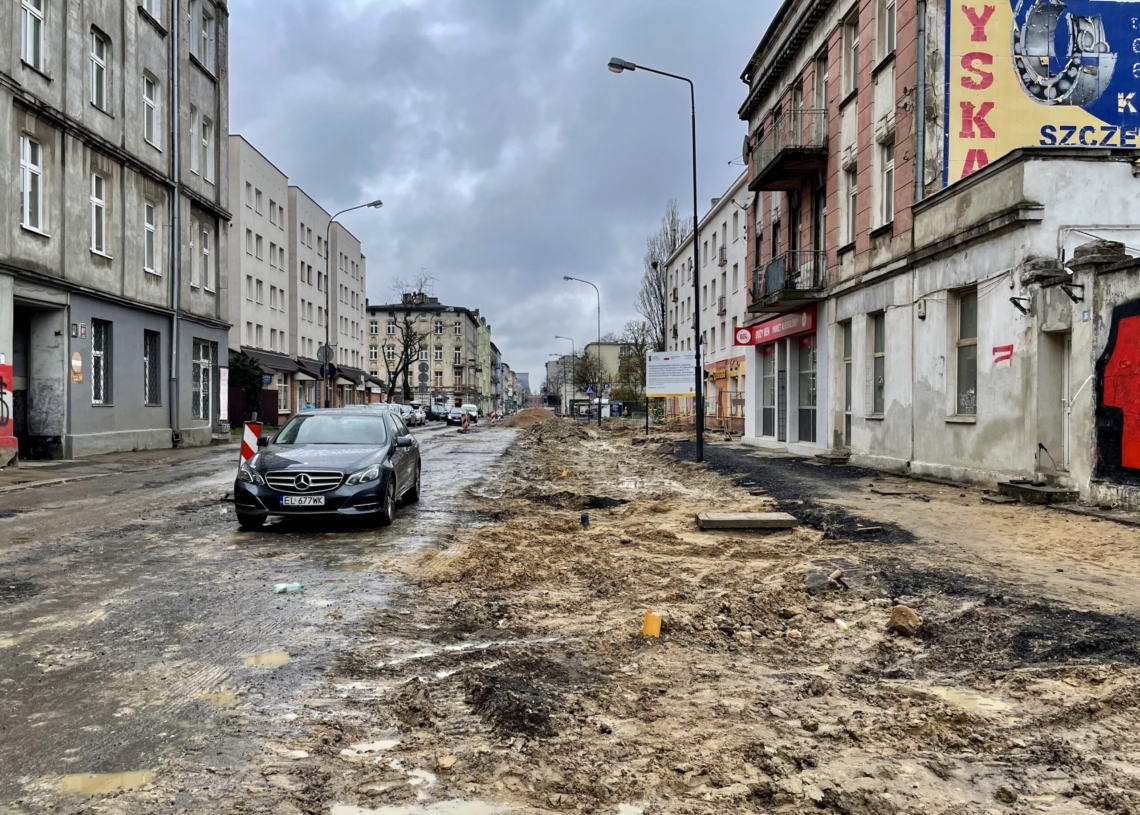 Minęło 90 dni od rozpoczęcia modernizacji pierwszej części Przybyszewskiego. Jak postępują prace? [ZDJĘCIA + WIDEO]