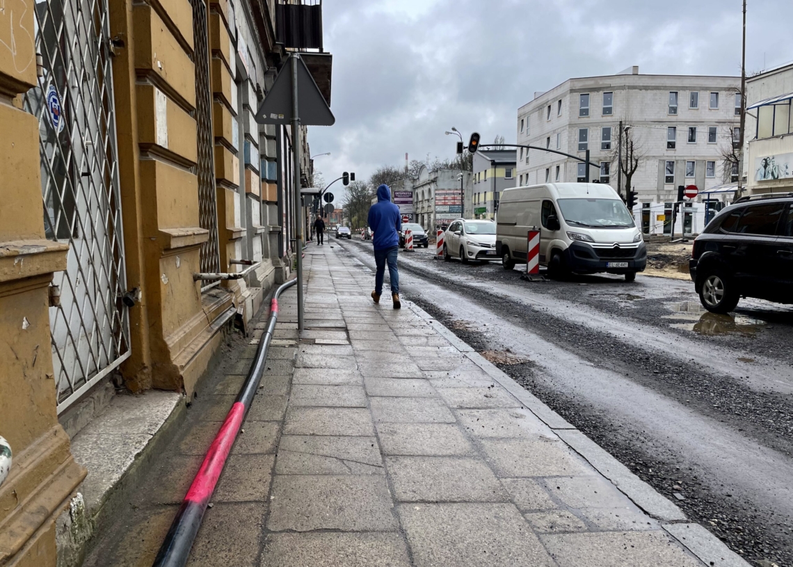 Minęło 90 dni od rozpoczęcia modernizacji pierwszej części Przybyszewskiego. Jak postępują prace? [ZDJĘCIA + WIDEO]
