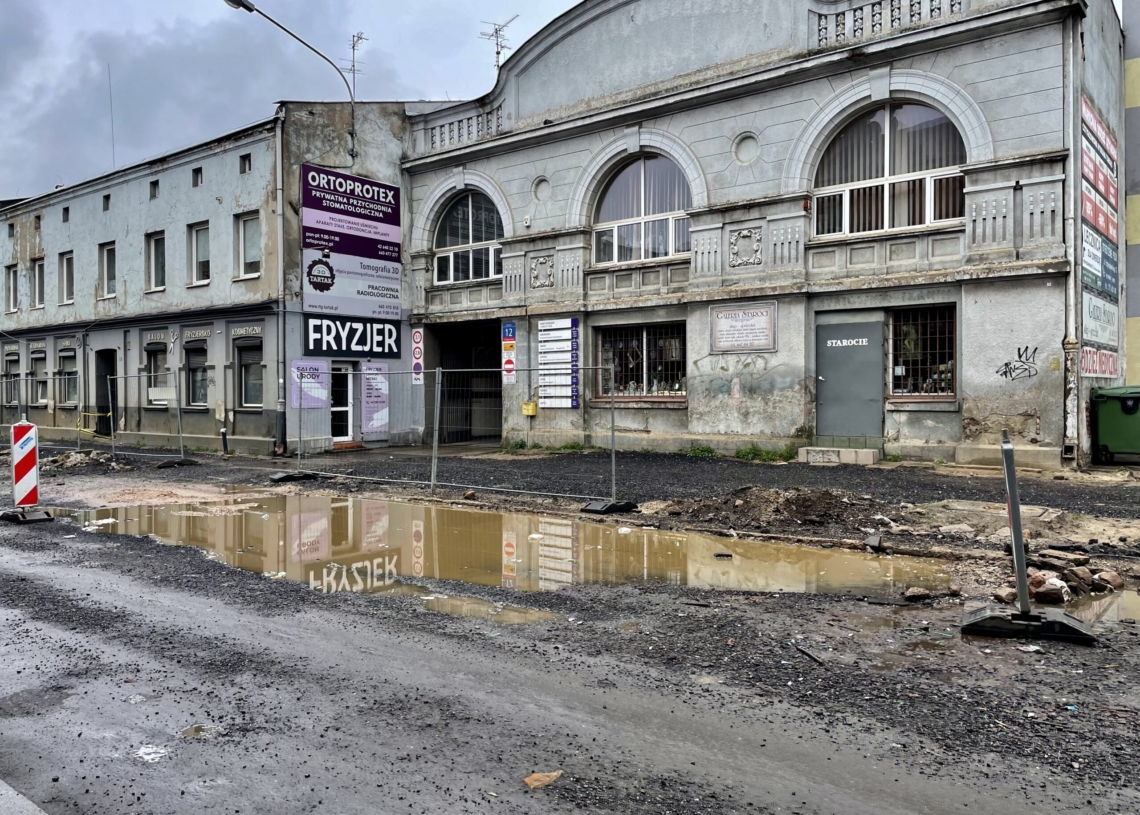 Minęło 90 dni od rozpoczęcia modernizacji pierwszej części Przybyszewskiego. Jak postępują prace? [ZDJĘCIA + WIDEO]