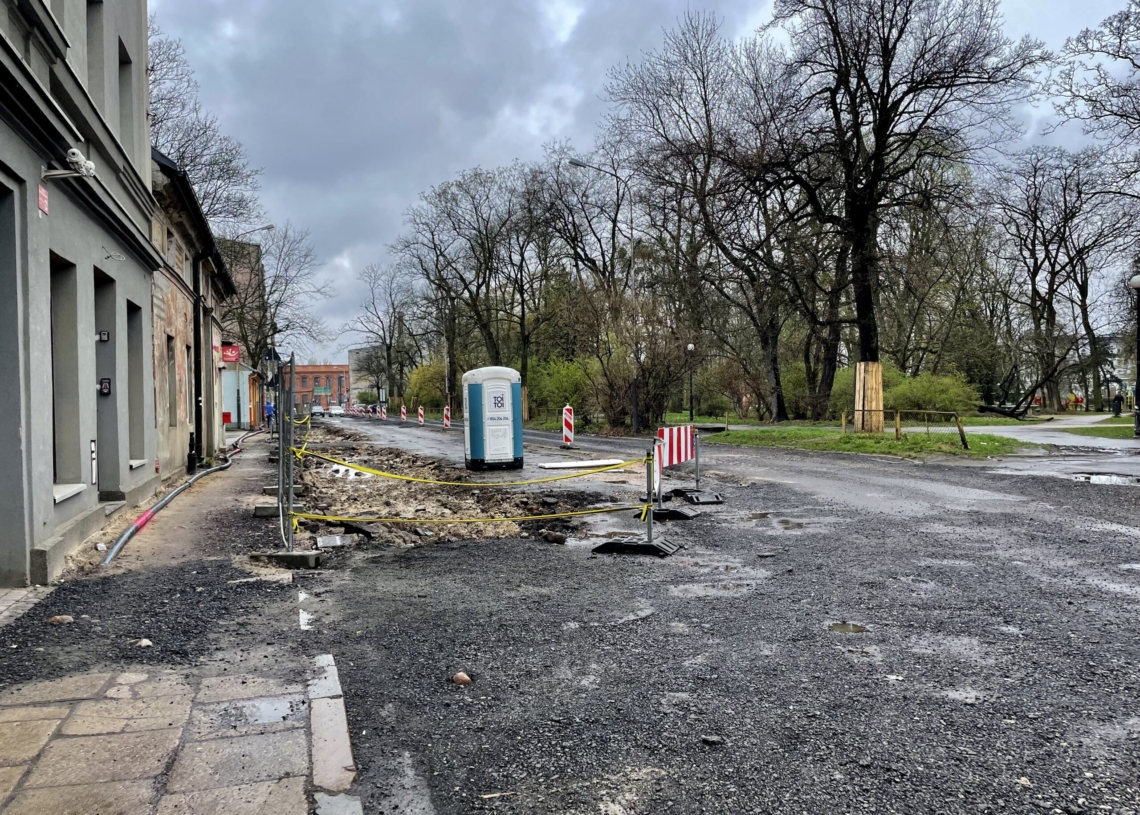 Minęło 90 dni od rozpoczęcia modernizacji pierwszej części Przybyszewskiego. Jak postępują prace? [ZDJĘCIA + WIDEO]