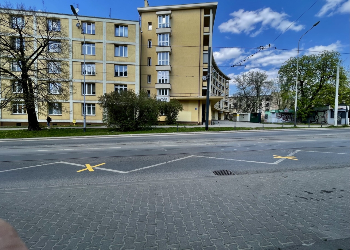 Zmiana lokalizacji przystanków przy rondzie Solidarności zdała egzamin? [ZDJĘCIA]