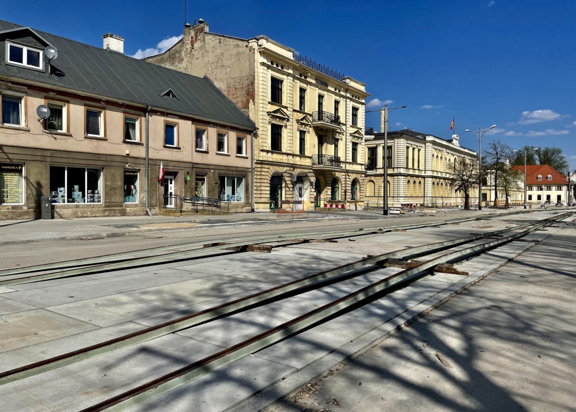 Modernizacja trasy tramwajowej w Pabianicach. Jak postępują prace? [ZDJĘCIA]