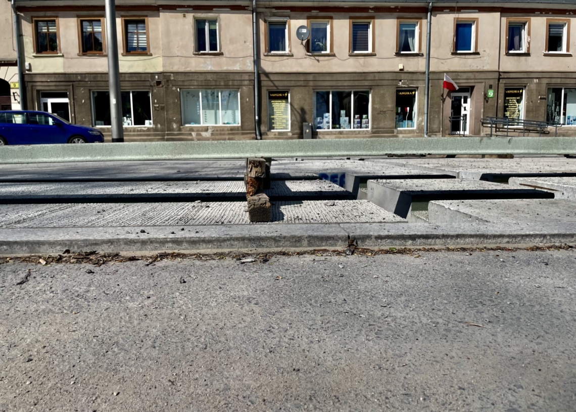 Modernizacja trasy tramwajowej w Pabianicach. Jak postępują prace? [ZDJĘCIA]