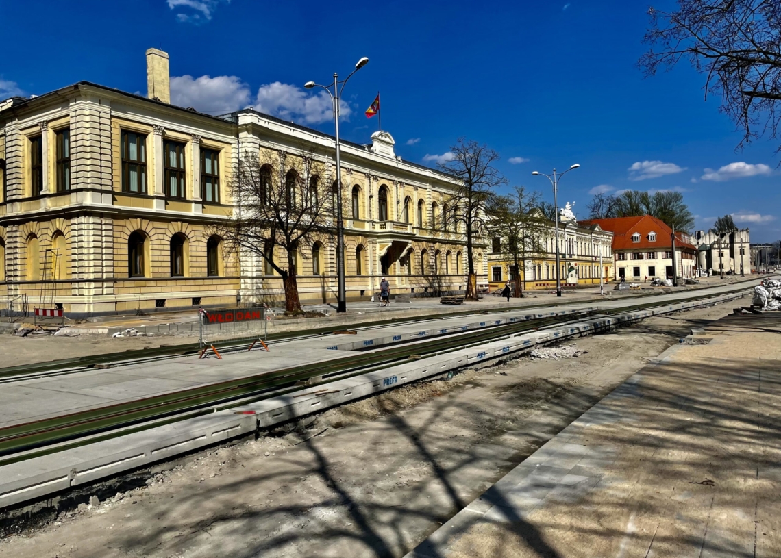 Modernizacja trasy tramwajowej w Pabianicach. Jak postępują prace? [ZDJĘCIA]