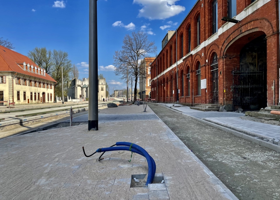 Modernizacja trasy tramwajowej w Pabianicach. Jak postępują prace? [ZDJĘCIA]