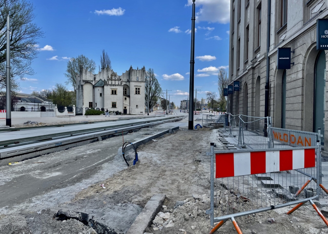 Modernizacja trasy tramwajowej w Pabianicach. Jak postępują prace? [ZDJĘCIA]