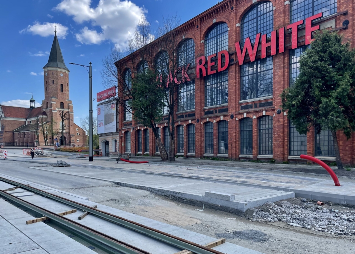Modernizacja trasy tramwajowej w Pabianicach. Jak postępują prace? [ZDJĘCIA]