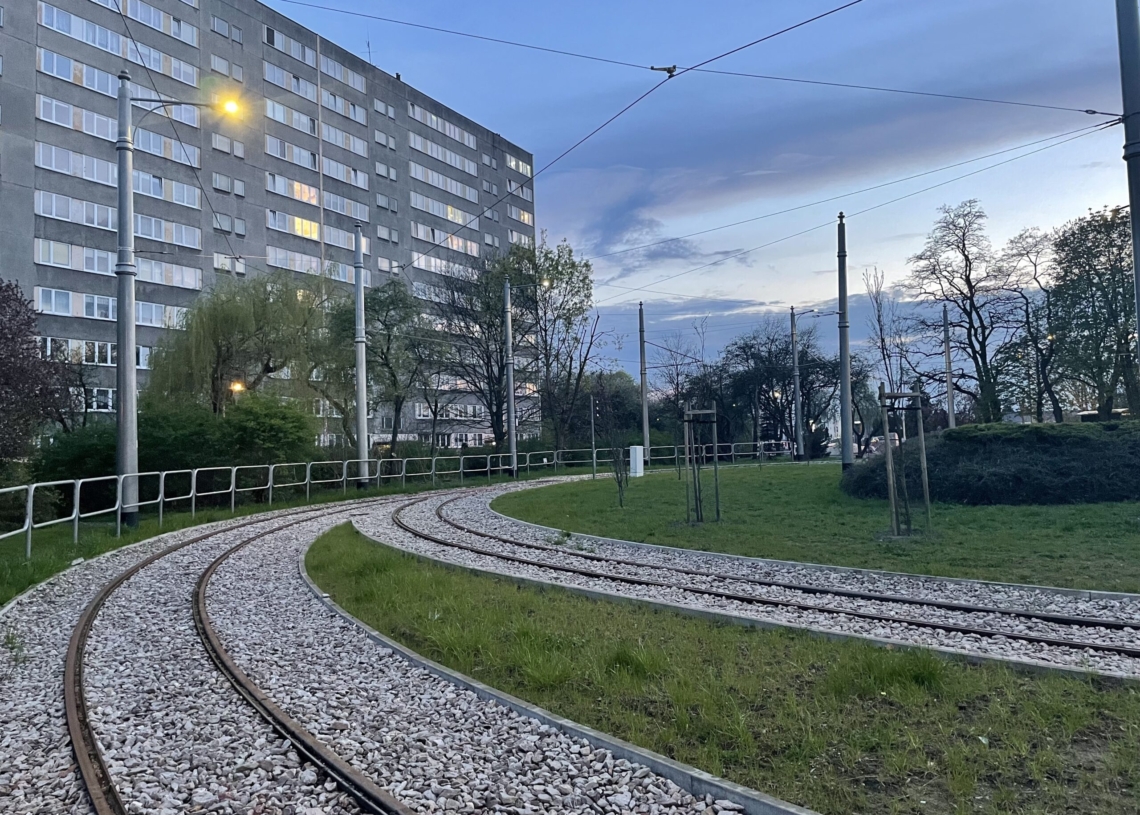 Modernizacja trasy tramwajowej w Pabianicach. Jak postępują prace? [ZDJĘCIA]