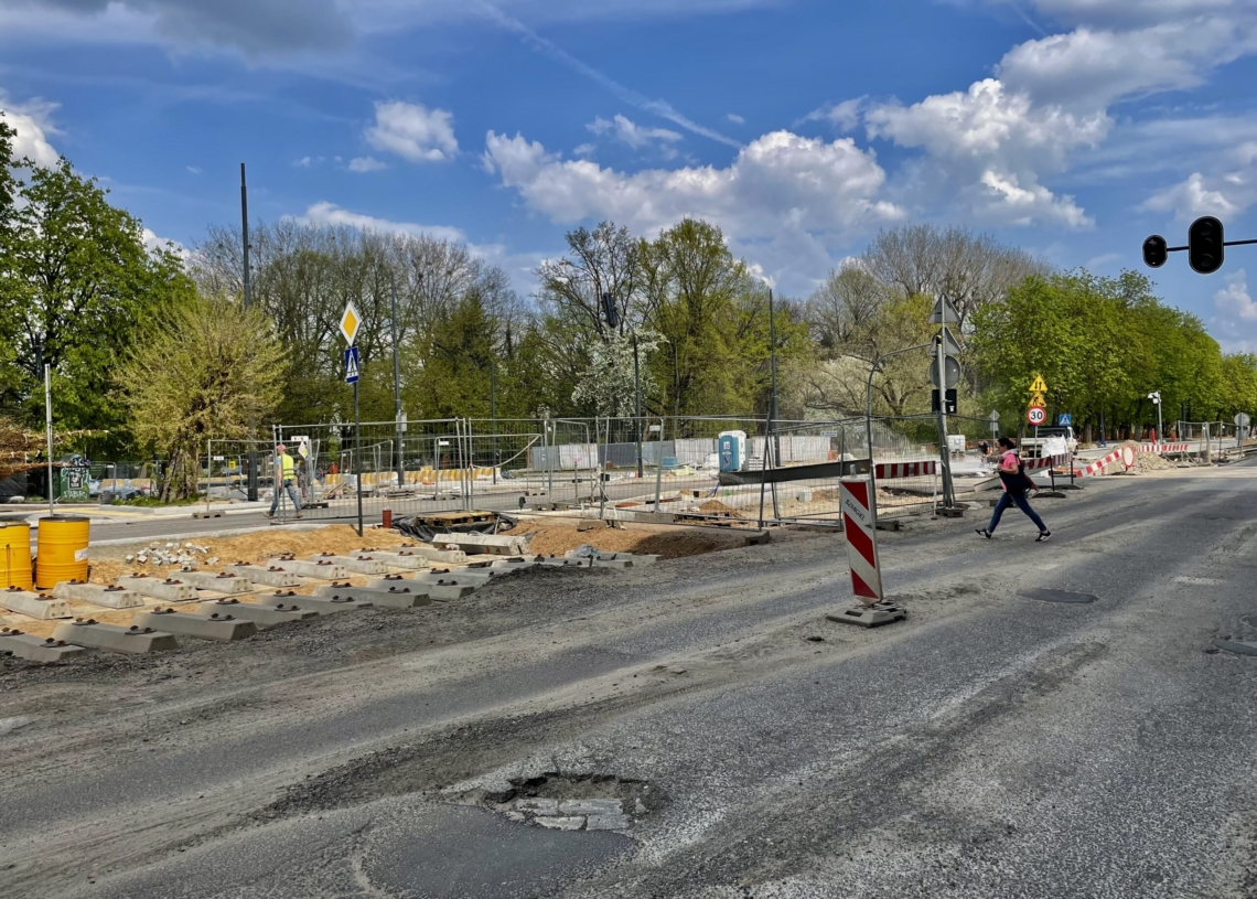 Modernizacja Północnej. 25 kwietnia drogowcy zajmą południową nitkę, a kierowcy pojadą bliżej parku [ZDJĘCIA + WIDEO]