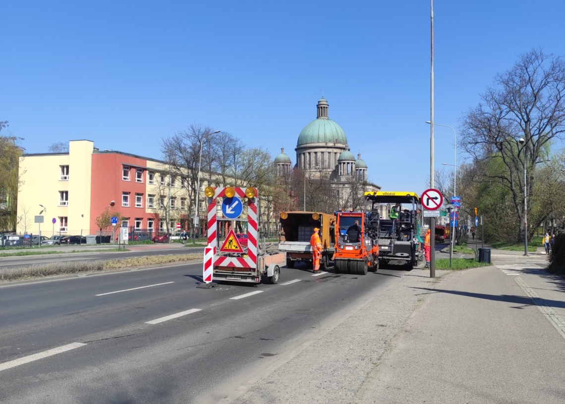 Łodzianie proszą radnych o interwencję w sprawie dziurawych ulic