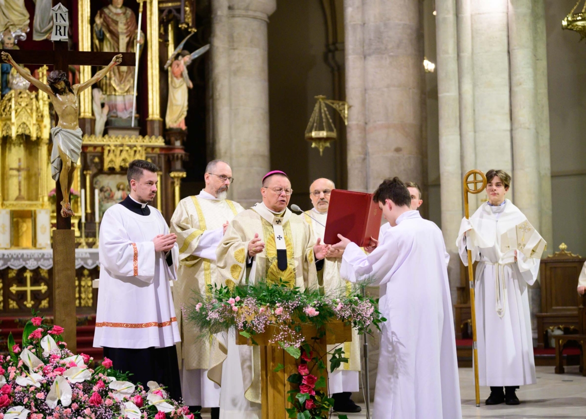 Wigilia Paschalna w Archikatedrze Łódzkiej