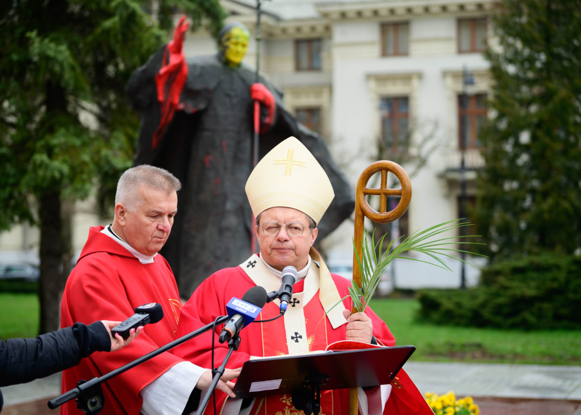 Niedziela Palmowa w Łodzi. Oczekiwanie na zmartwychwstanie Chrystusa [ZDJĘCIA]