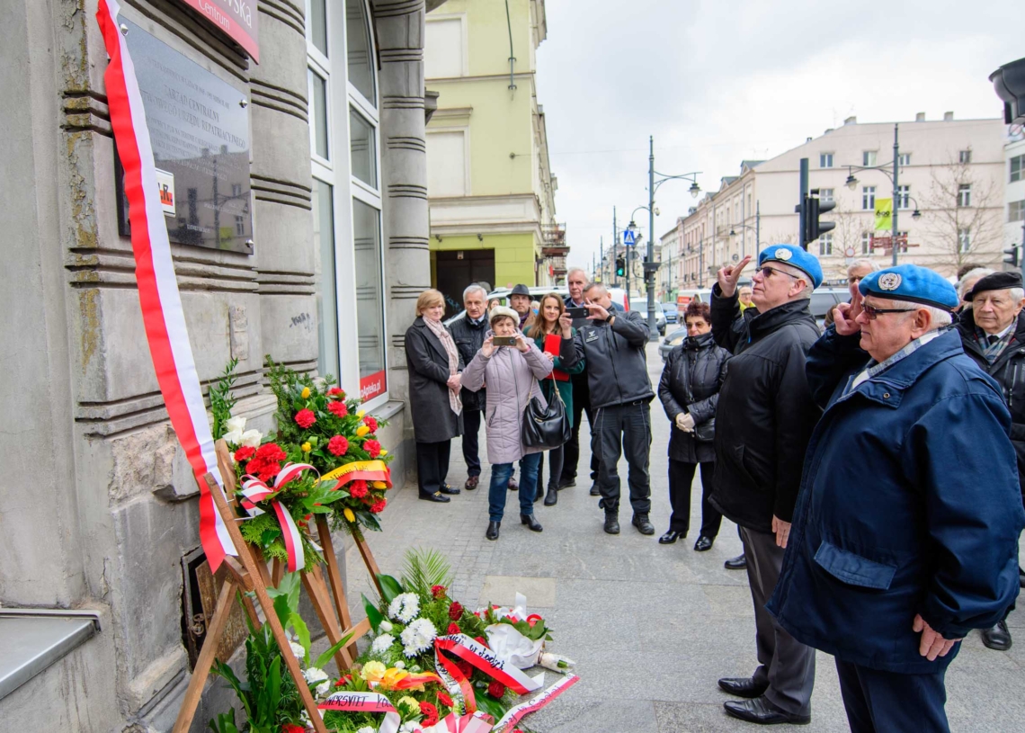 Odsłonięto tablicę upamiętniającą Państwowy Urząd Repatriacyjny