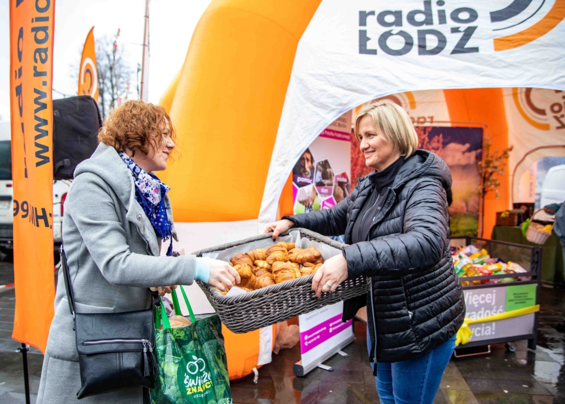 Wielkanocny koszyk Radia Łódź. Finał drugiego tygodnia akcji „Pomagamy-Wygrywamy” [ZDJĘCIA]