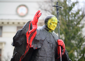 Zatrzymano sprawcę pomazania pomnika Jana Pawła II