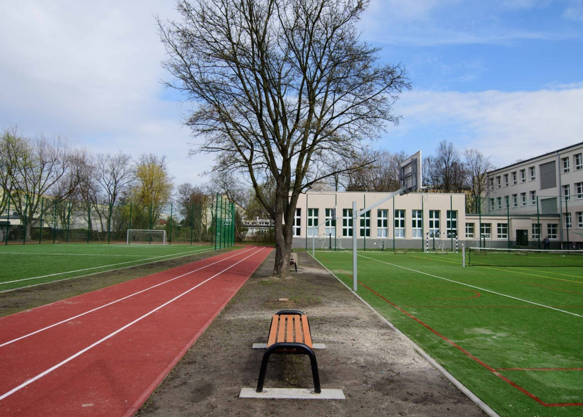 Kompleks boisk sportowych w XXXI LO w Łodzi