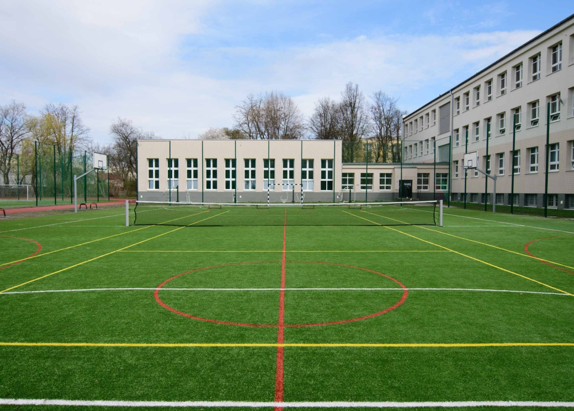 Kompleks boisk sportowych w XXXI LO w Łodzi