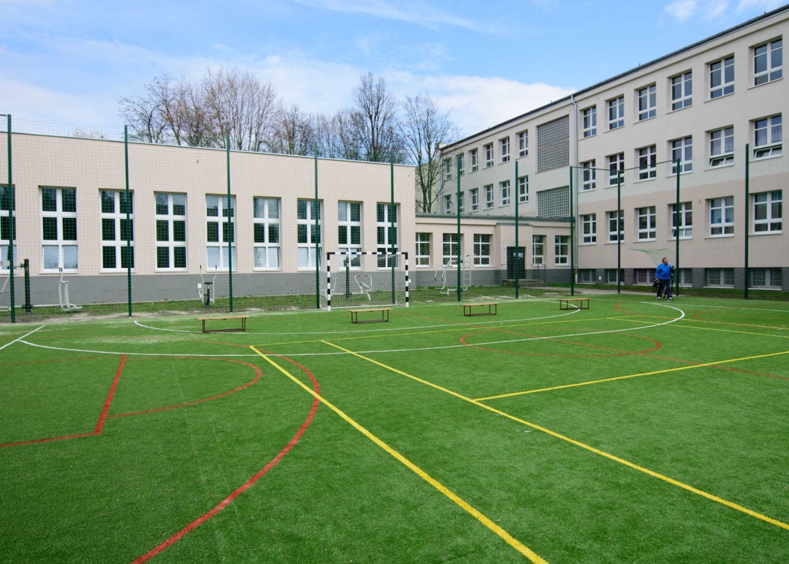 Kompleks boisk sportowych w XXXI LO w Łodzi