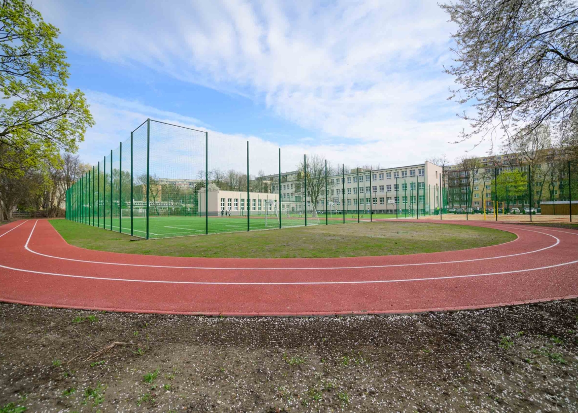 Kompleks boisk sportowych w XXXI LO w Łodzi