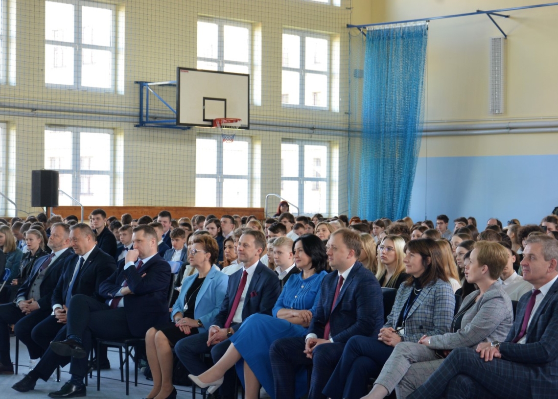 Minister Przemysław Czarnek gościł dzisiaj w I Liceum Ogólnokształcącym w Opocznie [ZDJĘCIA]