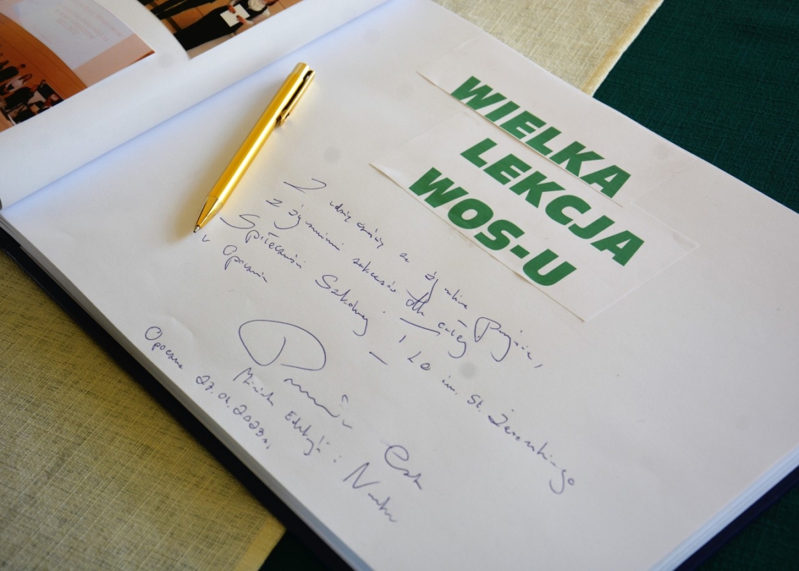 Minister Przemysław Czarnek gościł dzisiaj w I Liceum Ogólnokształcącym w Opocznie [ZDJĘCIA]
