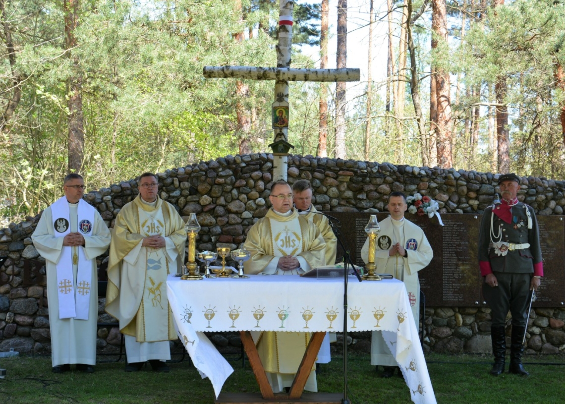 Dzień Pamięci o mjr. Henryku Dobrzańskim „Hubalu” w Anielinie [ZDJĘCIA]