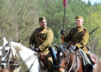 o mjr. Henryku Dobrzańskim "Hubalu"