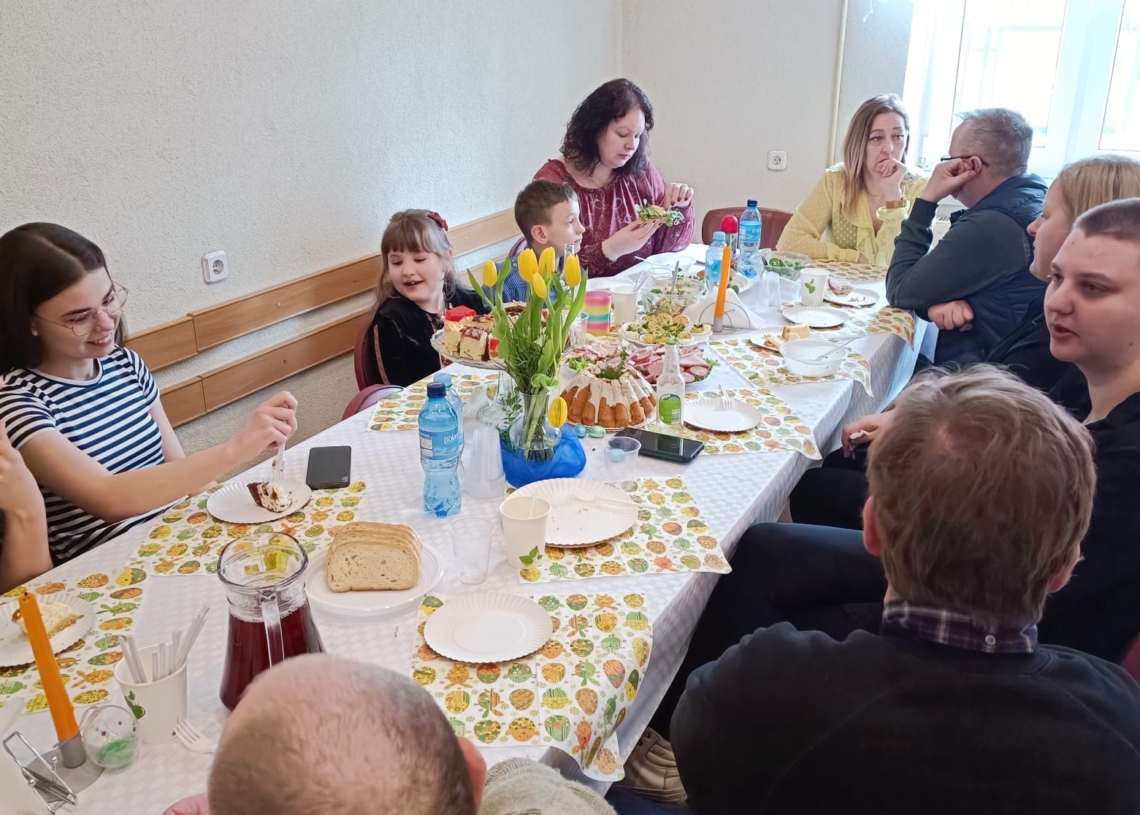 Świąteczne śniadanie Stowarzyszenia Wzajemnej Pomocy Abstynenckiej "Pałacyk"