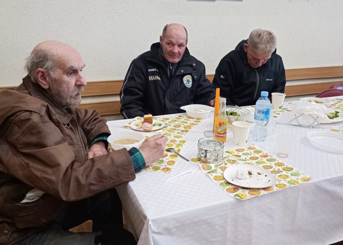 Świąteczne śniadanie Stowarzyszenia Wzajemnej Pomocy Abstynenckiej "Pałacyk"