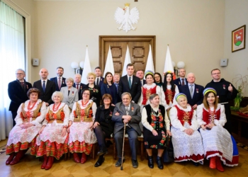 zasłużonych mieszkańców województwa